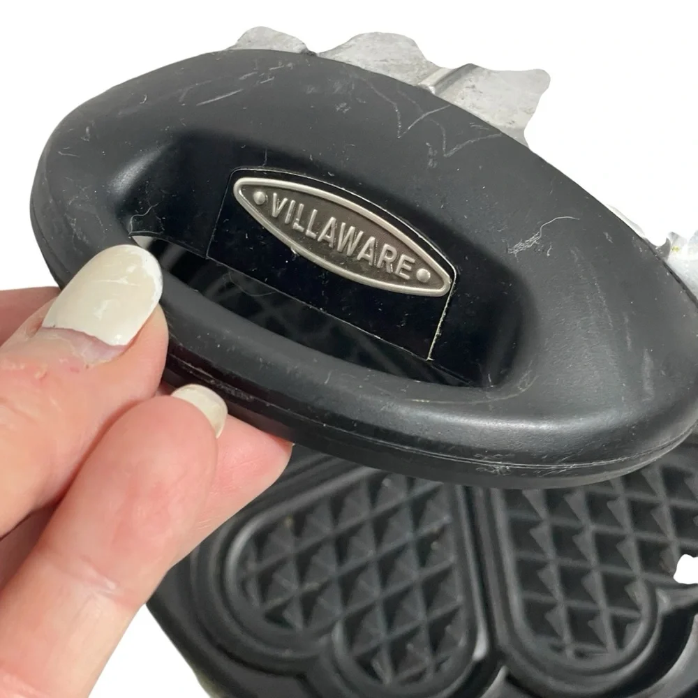 Vintage Villaware Model 2003 Iron Chrome Waffle Maker Hearts Made In USA Works